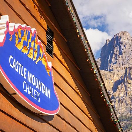 Castle Mountain Chalets Exterior foto