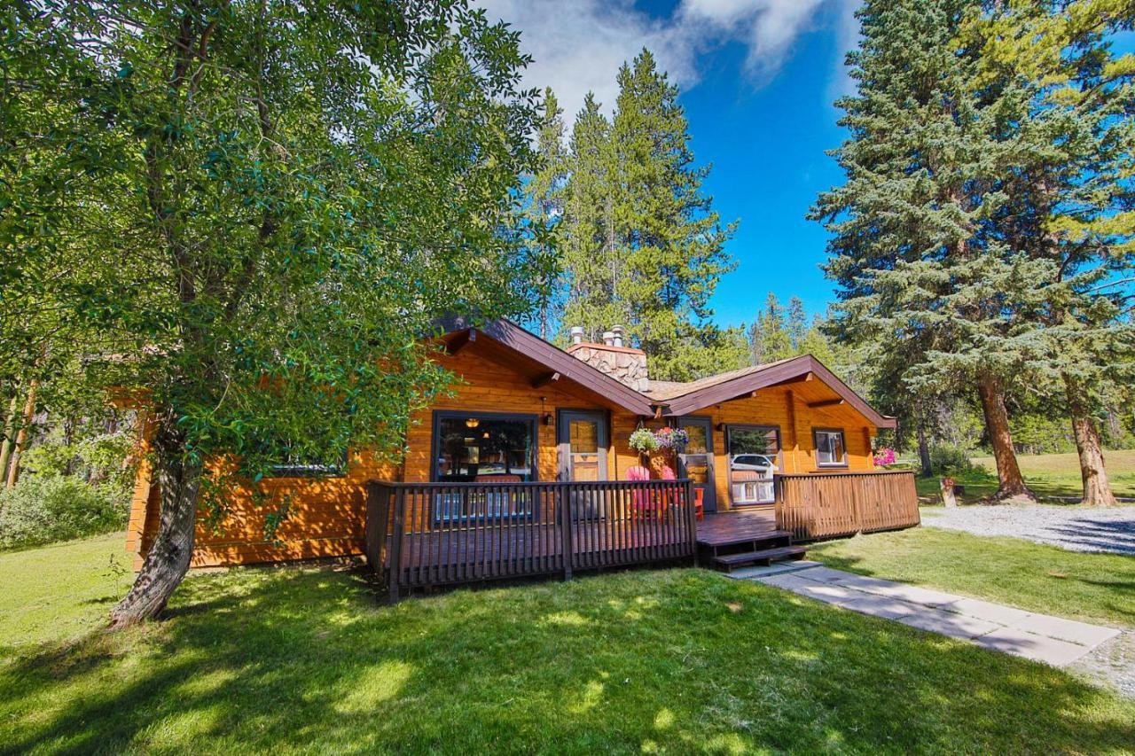 Castle Mountain Chalets Exterior foto