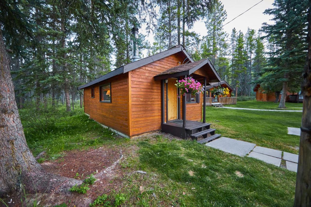 Castle Mountain Chalets Exterior foto