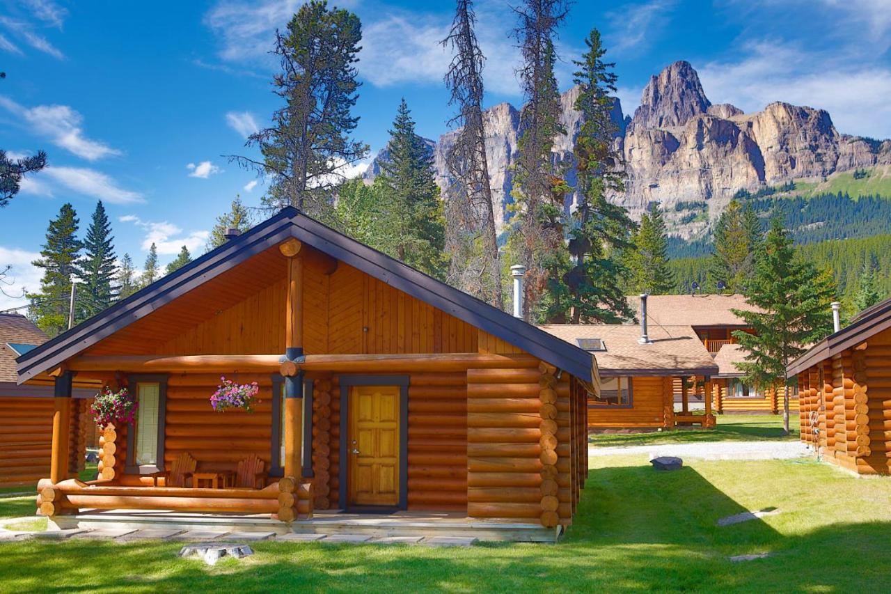 Castle Mountain Chalets Exterior foto