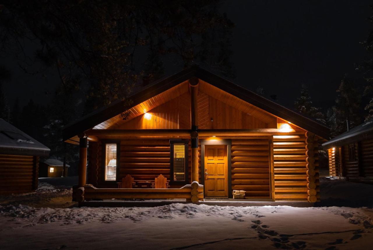 Castle Mountain Chalets Exterior foto