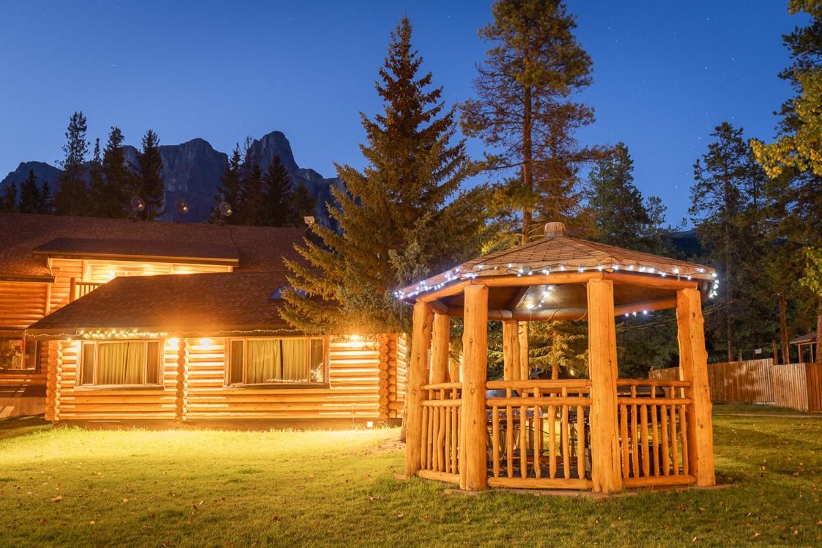 Castle Mountain Chalets Vila Exterior foto