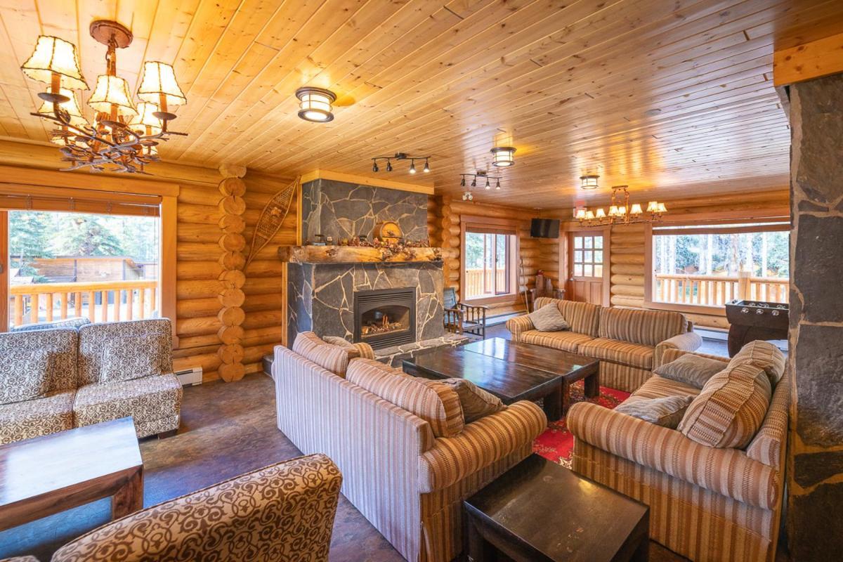 Castle Mountain Chalets Exterior foto