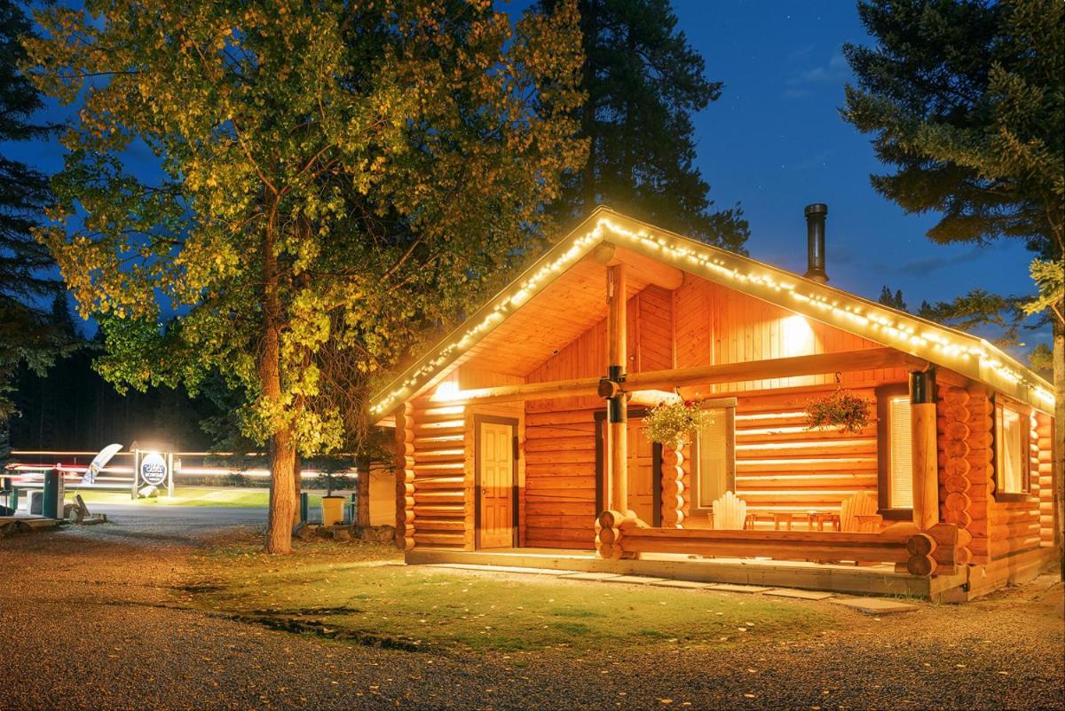 Castle Mountain Chalets Exterior foto