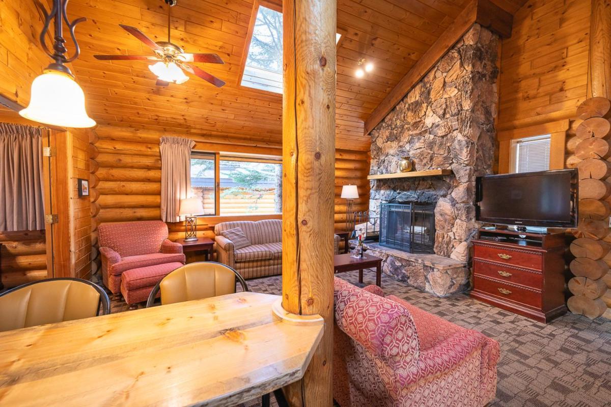 Castle Mountain Chalets Exterior foto