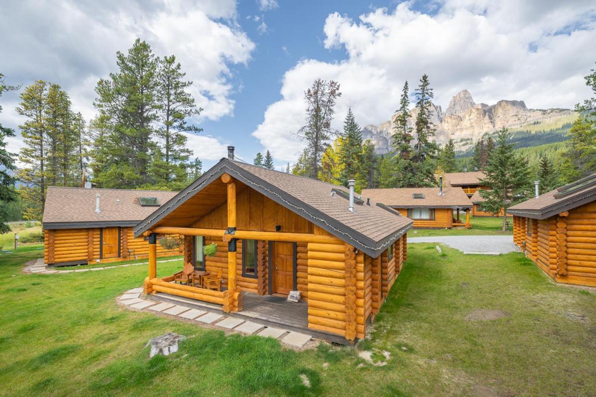 Castle Mountain Chalets Vila Exterior foto