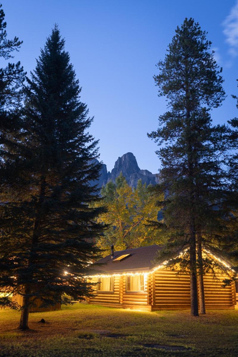 Castle Mountain Chalets Vila Exterior foto