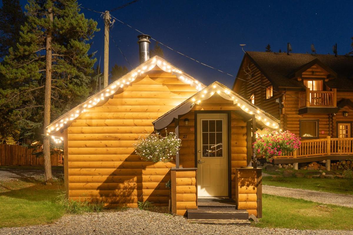 Castle Mountain Chalets Exterior foto