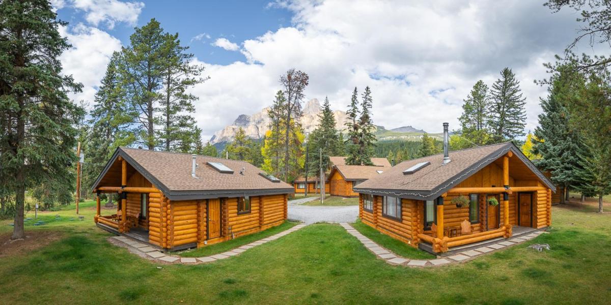 Castle Mountain Chalets Exterior foto