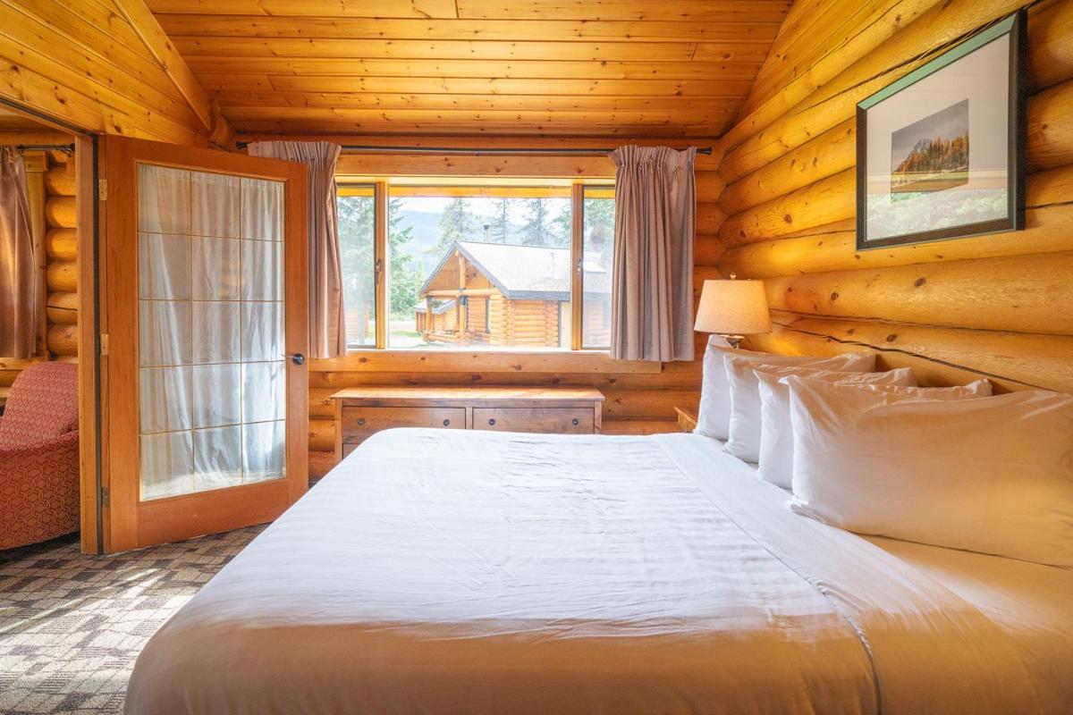 Castle Mountain Chalets Exterior foto